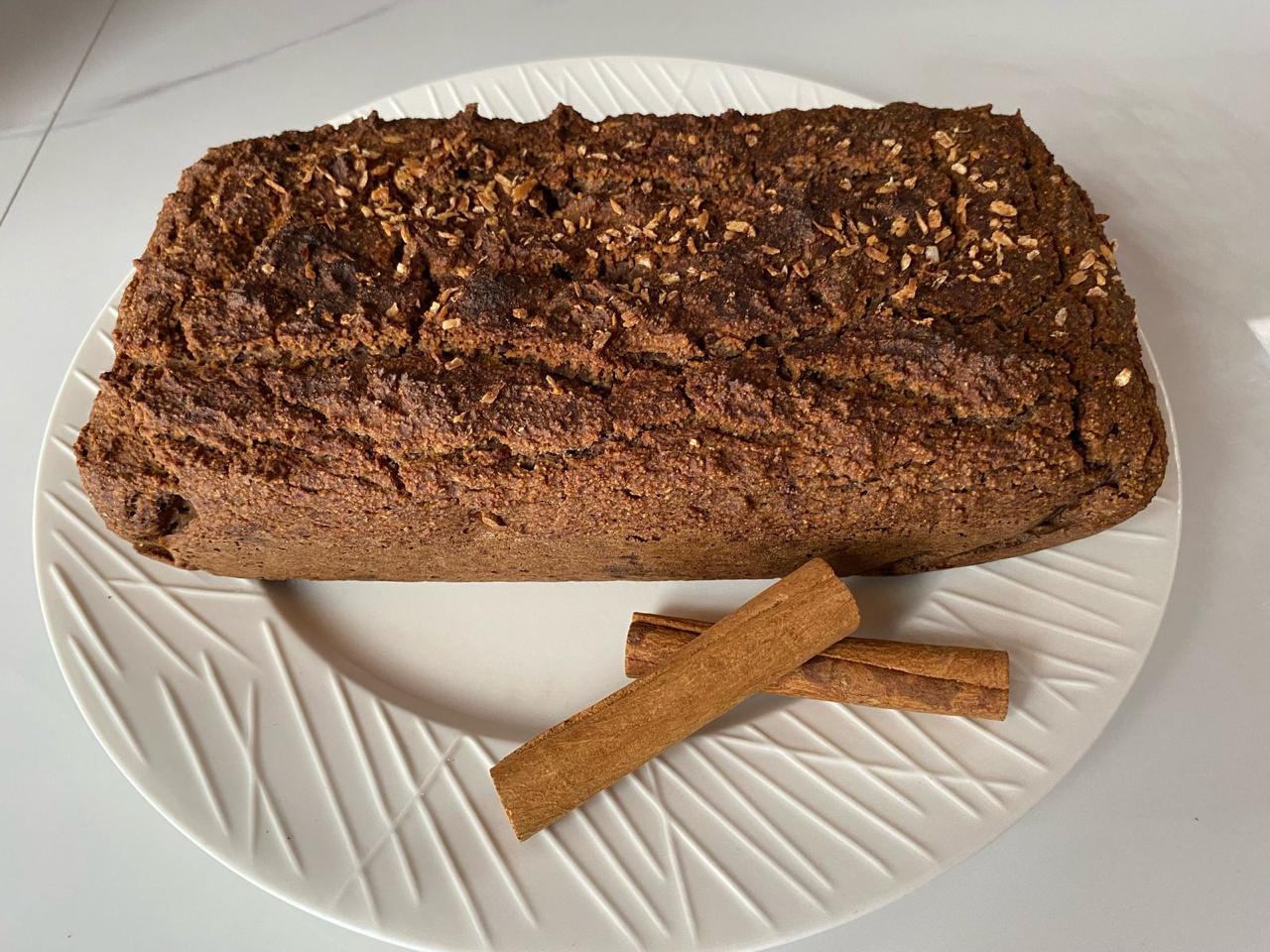 Pan de pasas alto en proteína